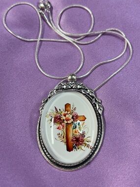 Floral Cross Oval Pendant Necklace in Silver Tone handmade new